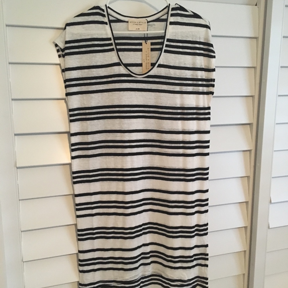 NWT Alice & Olivia striped dress